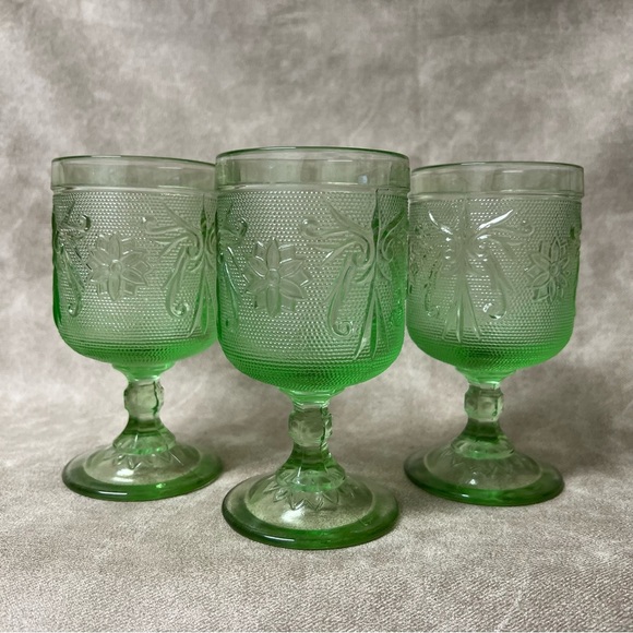 Set of Three (3) Footed, Tiara Chantilly Green Sandwich Glasses - Picture 1 of 5